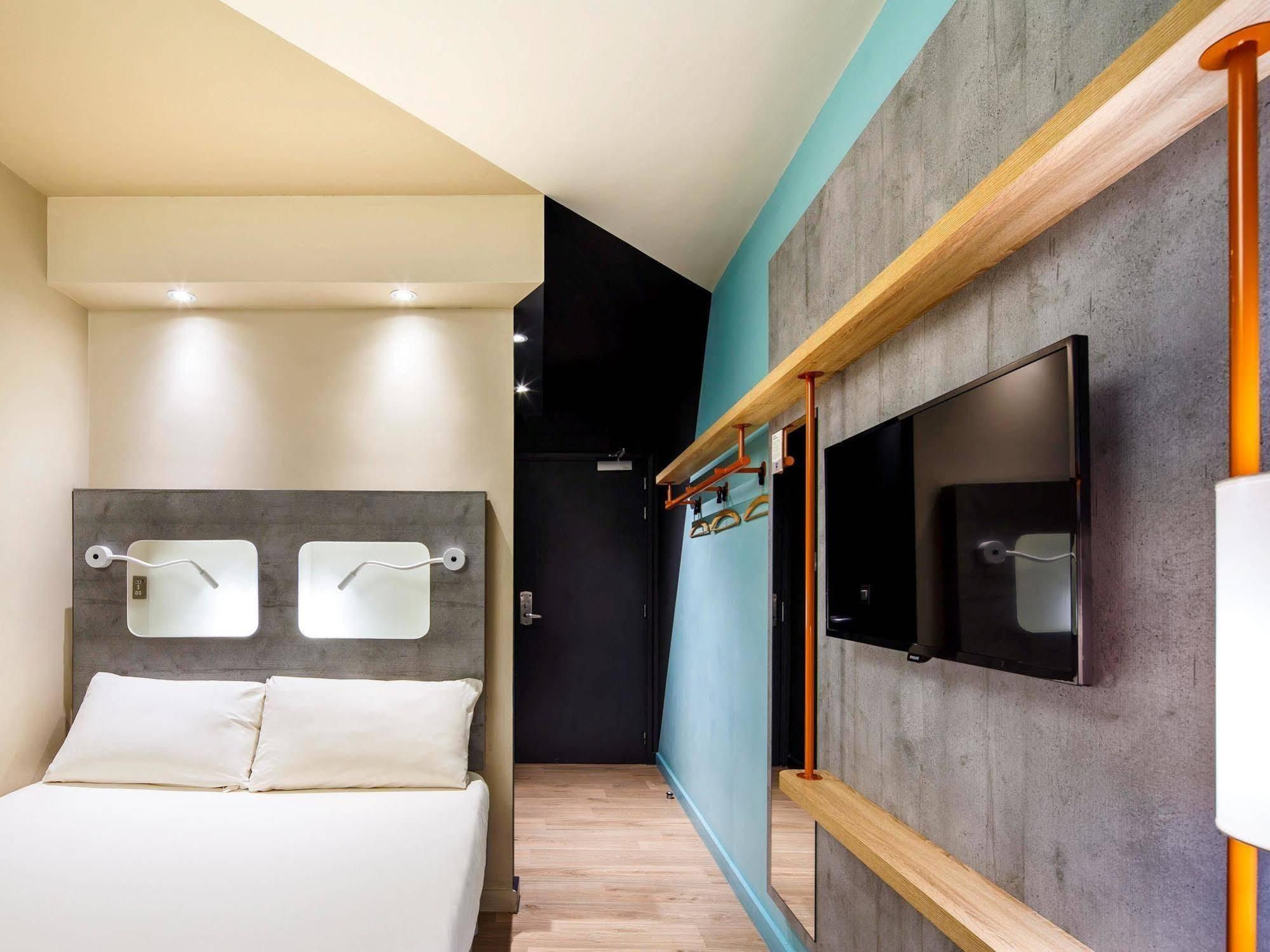 Ibis Budget London Hounslow Exterior foto