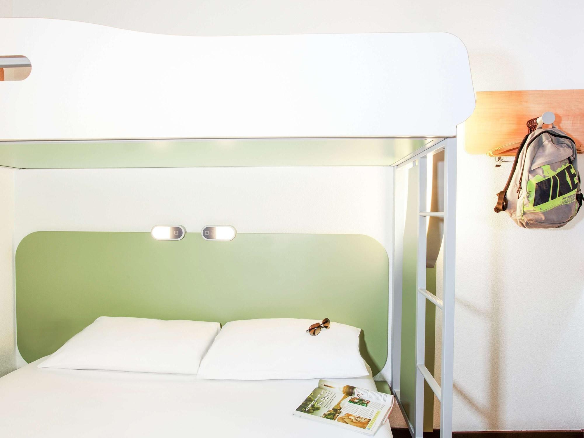 Ibis Budget London Hounslow Exterior foto