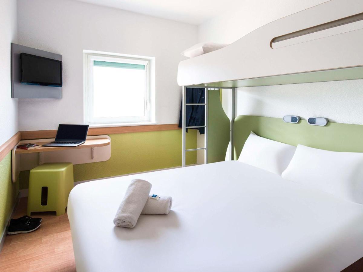 Ibis Budget London Hounslow Exterior foto