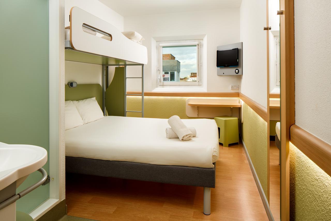 Ibis Budget London Hounslow Exterior foto